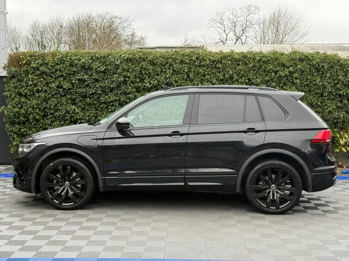 Volkswagen Tiguan R-LINE BLACK EDITION 1.4 HYBRID - Image 4
