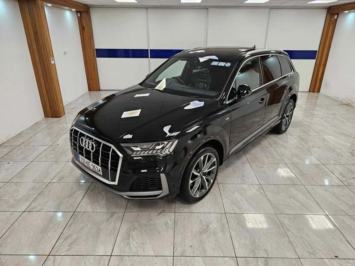 Audi Q7 PANORAMIC SUNROOF // S LINE - Image 3