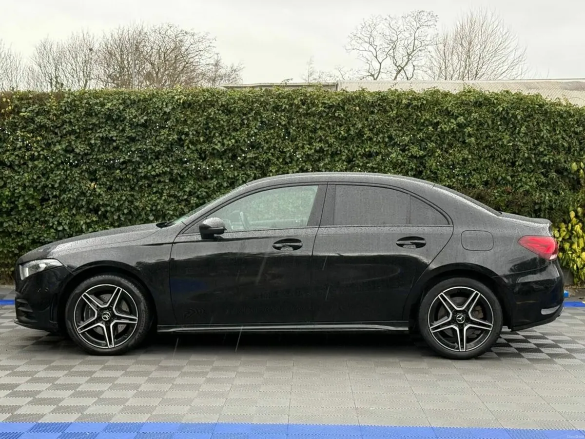 Mercedes-Benz A-Class A250e AMG-LINE 1.3 HYBRID // - Image 3