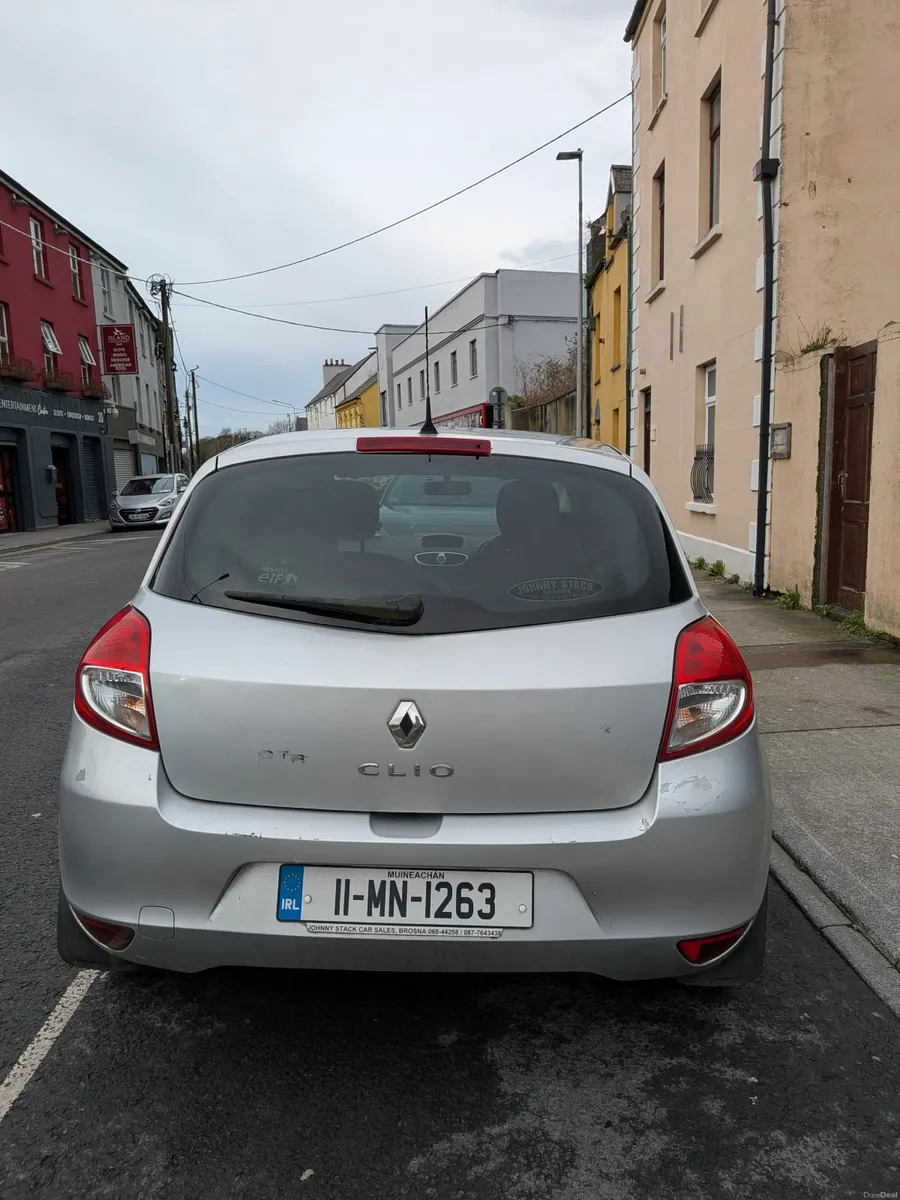 Renault Clio 2011 - Image 2