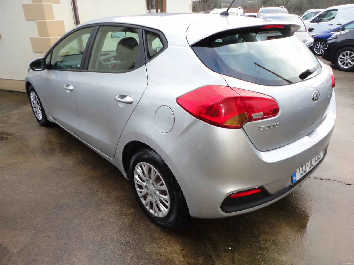 Kia Ceed 2013 - Image 4