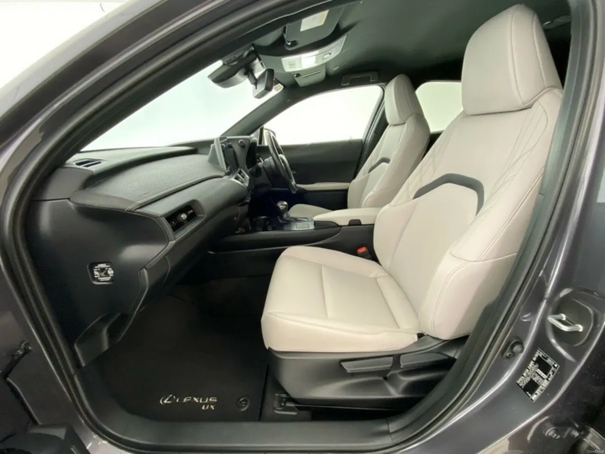 Lexus UX Dynamic - Image 2