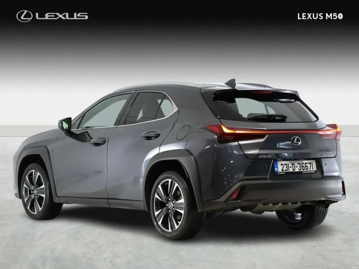 Lexus UX Dynamic - Image 3