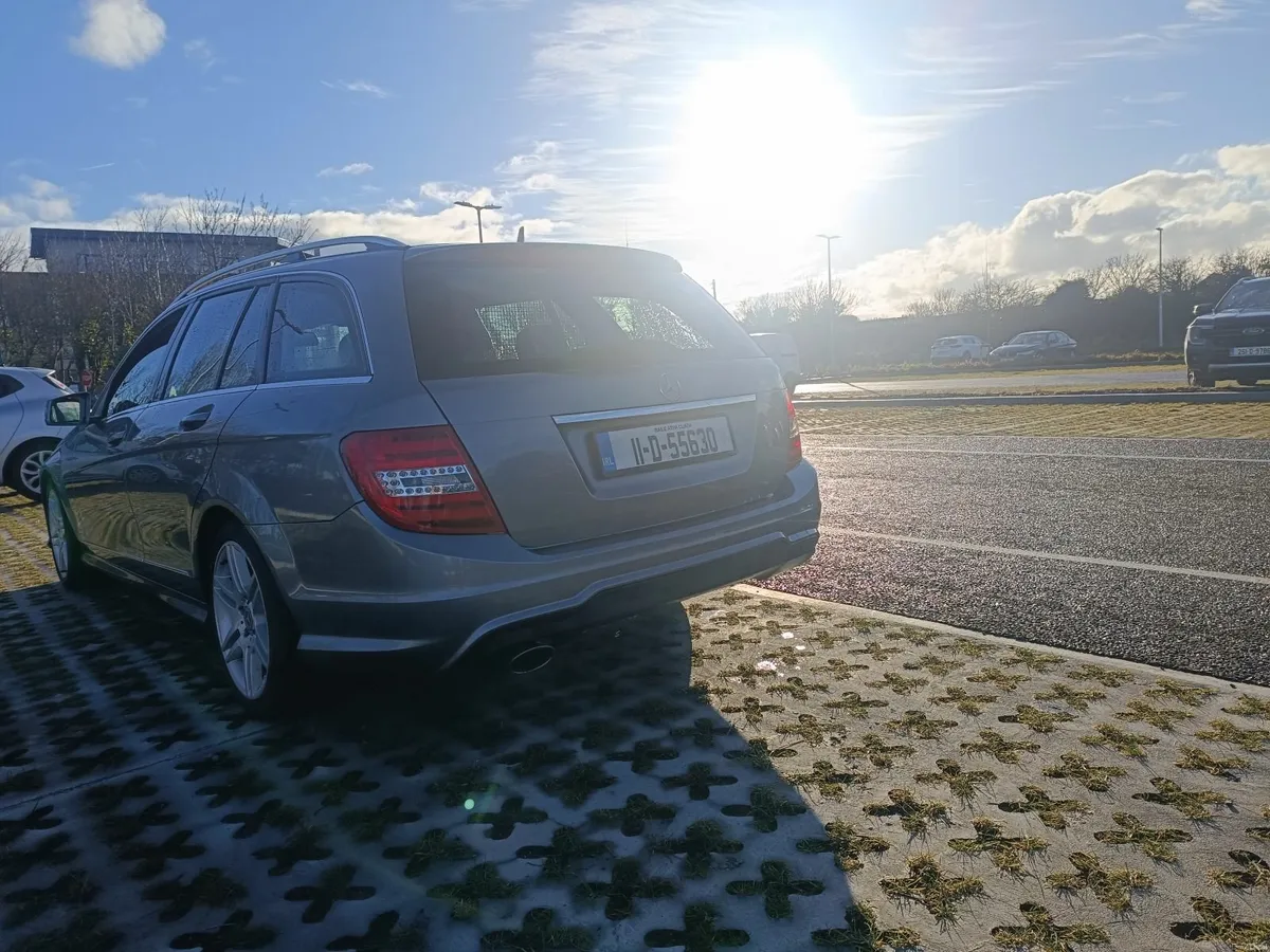 Mercedes-Benz C-Class 2011 - Image 3