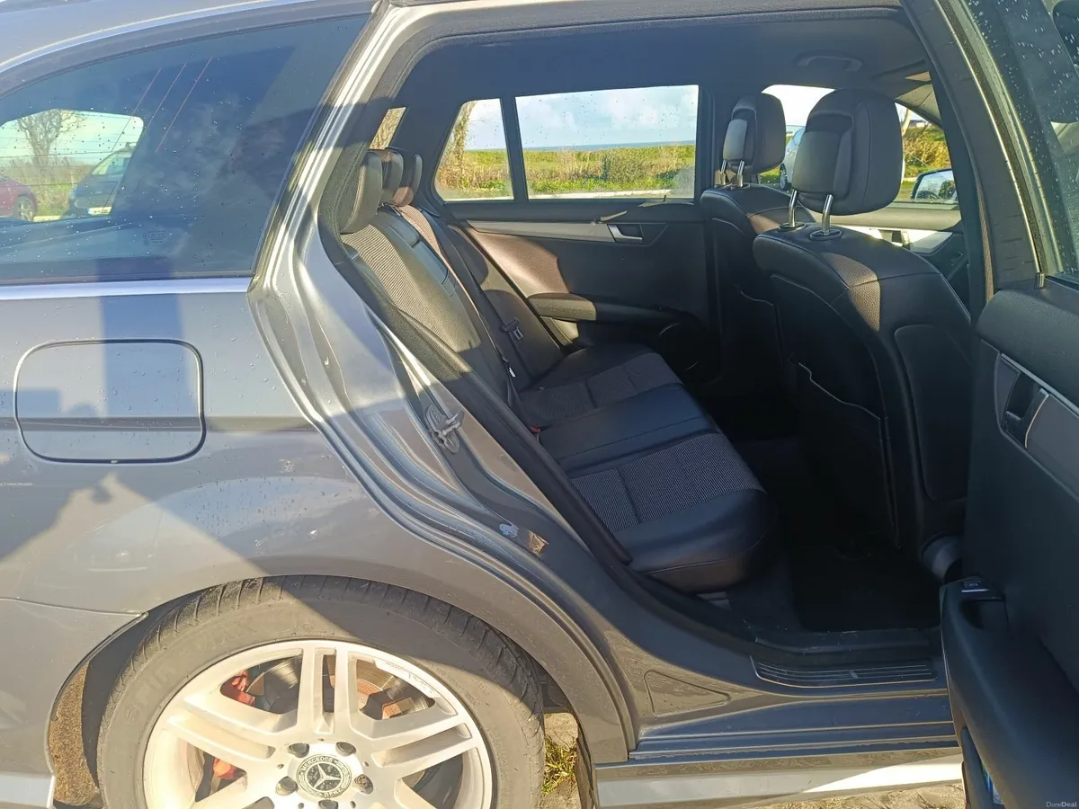 Mercedes-Benz C-Class 2011 - Image 4