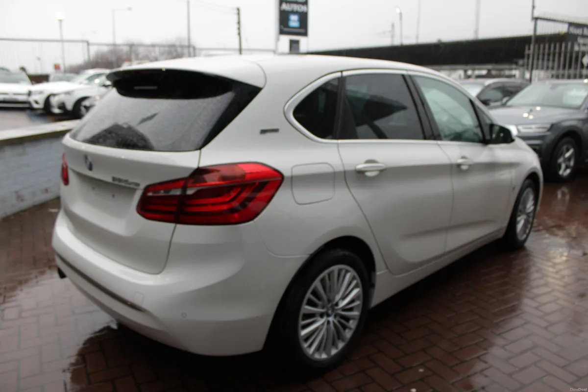 2017 BMW 225XE - Image 4