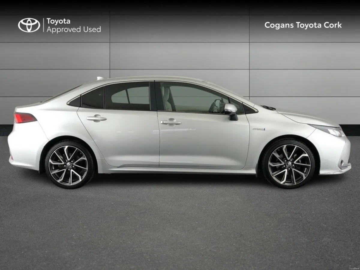Toyota Corolla HYBRID SOL 4DR AUTO - Image 3
