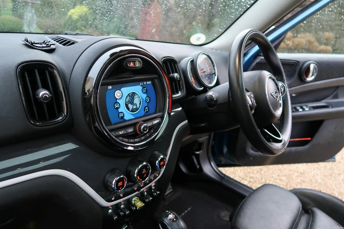 Mini Countryman 2019 - Image 2