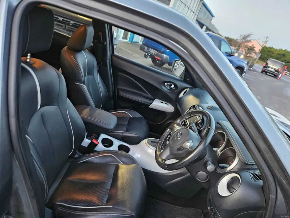 Nissan Juke 1.6 Tekna 5DR Auto - Image 2