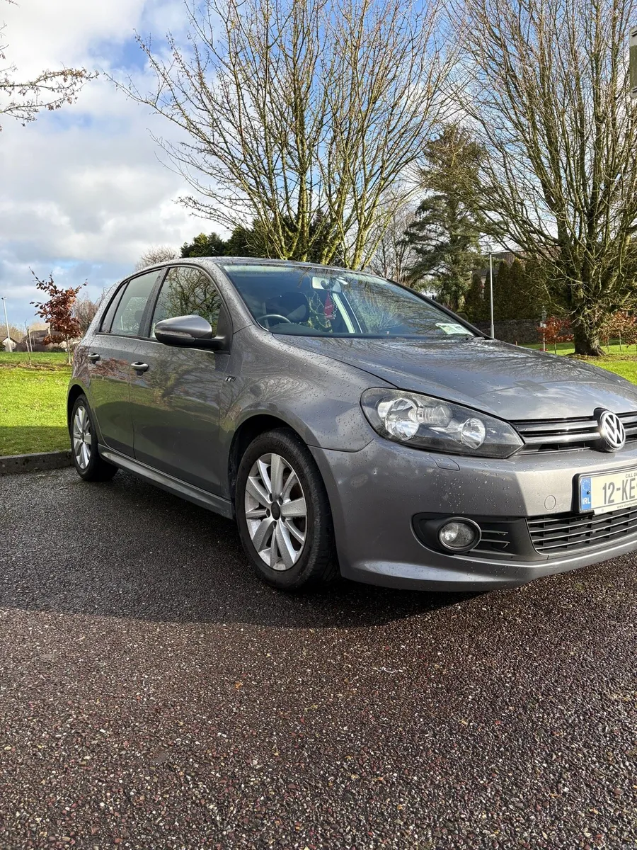 2012 Volkswagen Golf - Image 2