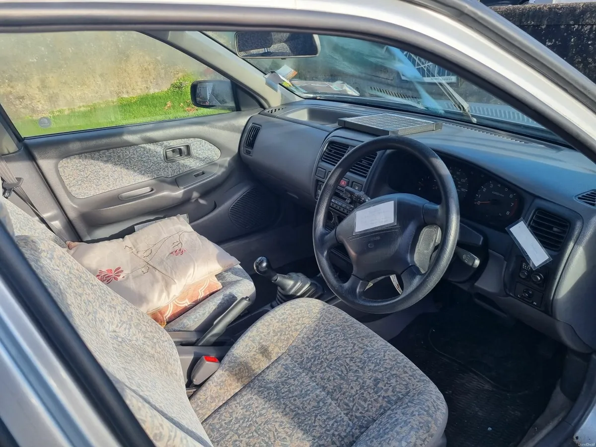 Nissan Almera 1998 - Image 2