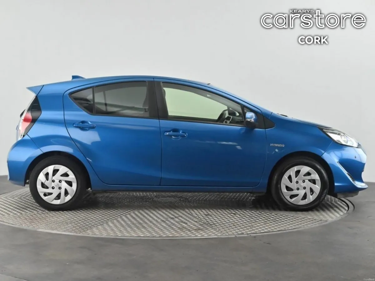 Toyota Aqua 1.8 Hybrid - Image 2