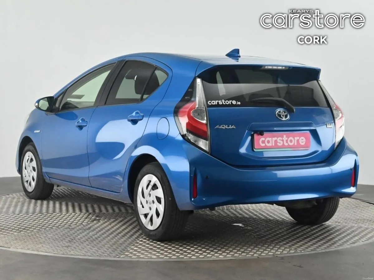 Toyota Aqua 1.8 Hybrid - Image 3