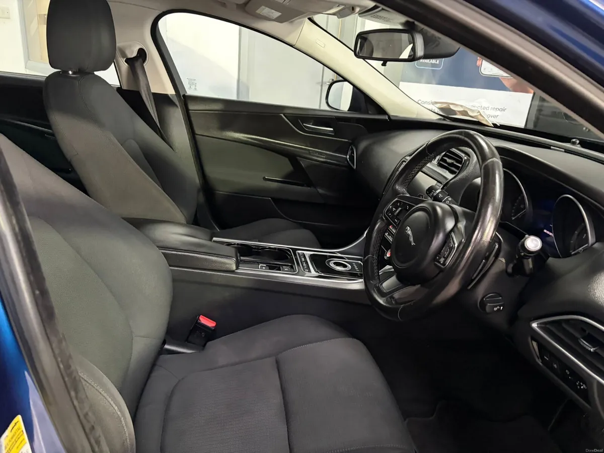 Jaguar XE 2017. 2.0D R SPORT AUTOMATIC - Image 5