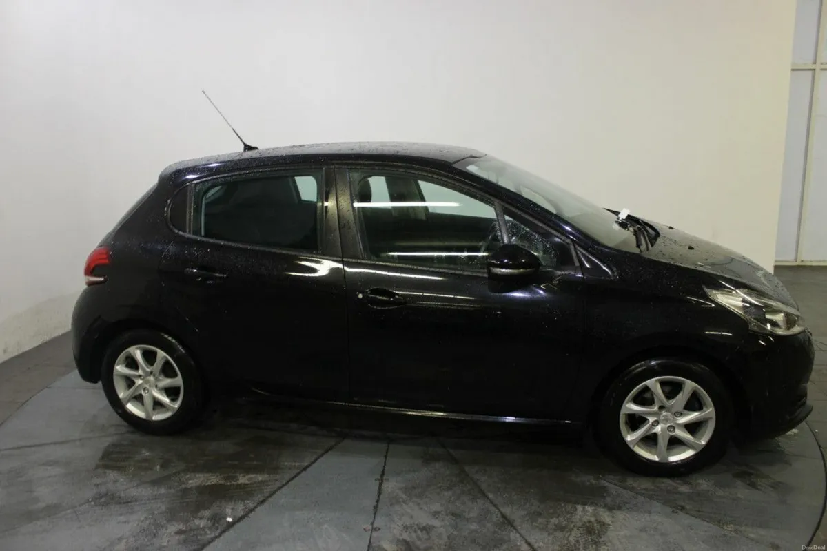 Peugeot 208 1.2 PureTech 82bhp Active 3 dr - TENDE - Image 3