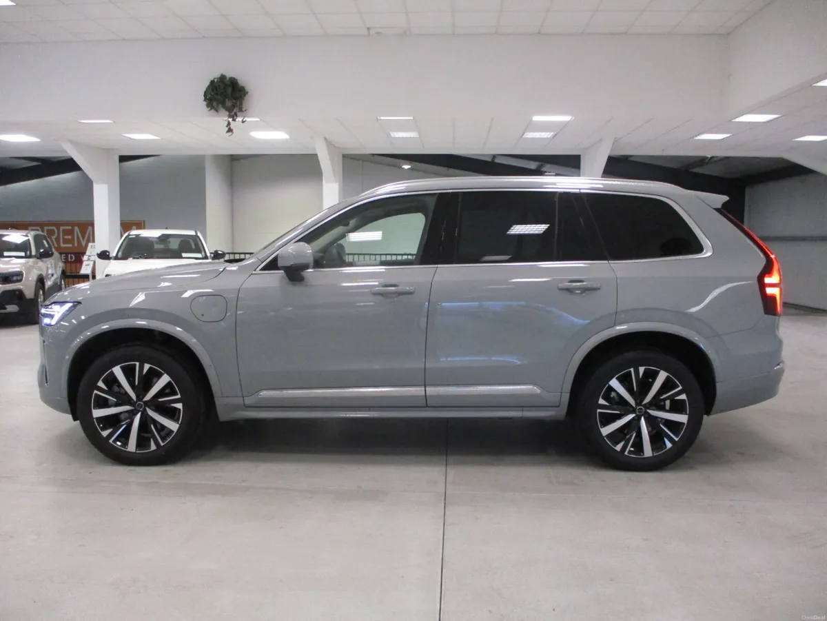 Volvo XC90 T8 CORE 7 SEATER PHEV 2025 - Image 1