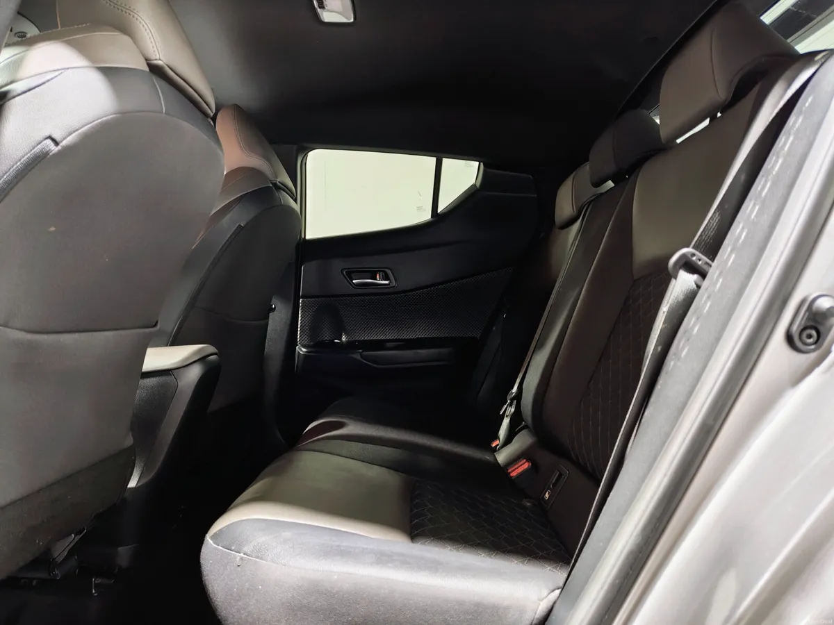 Toyota C-HR 2022 AUTOMATIC SOL SPEC EXTRAS - Image 4