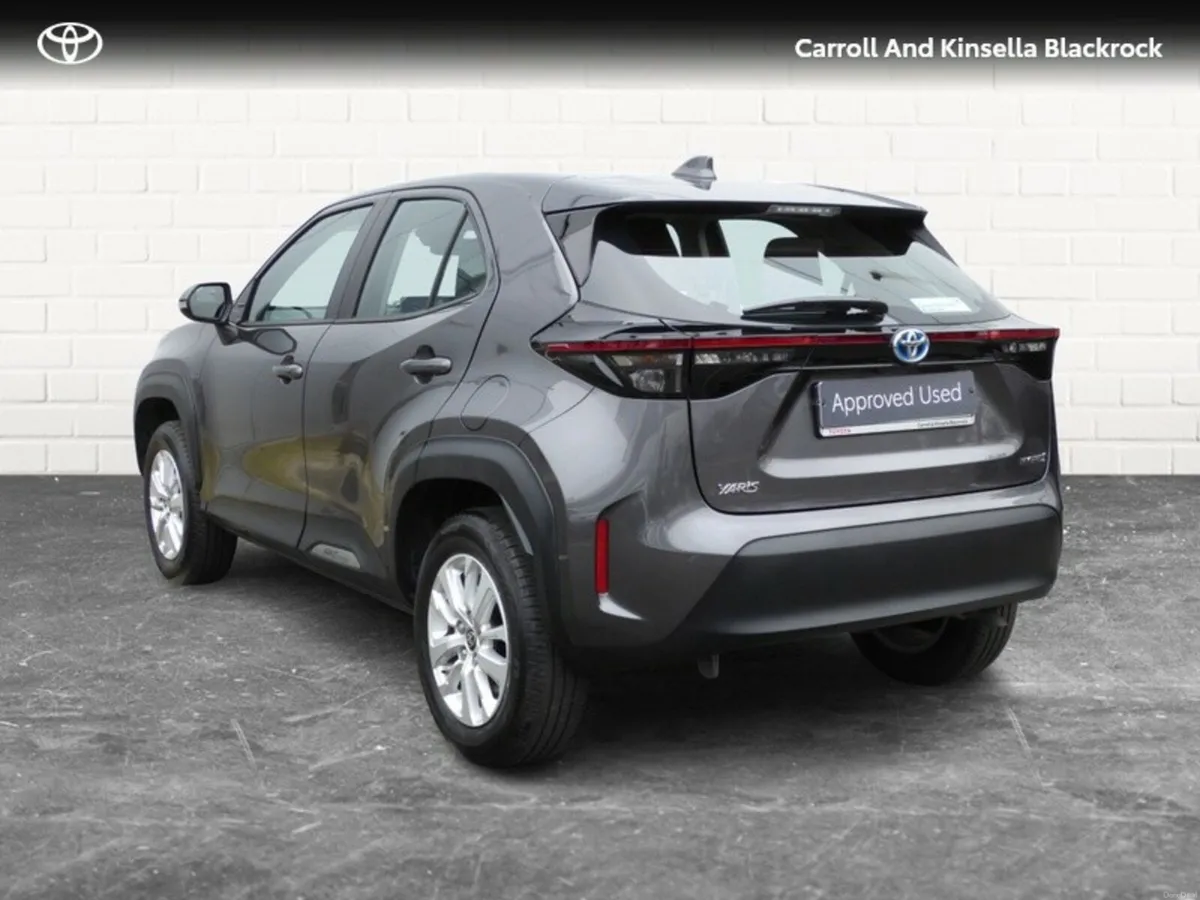 Toyota Yaris Cross Hybrid Luna - Image 2
