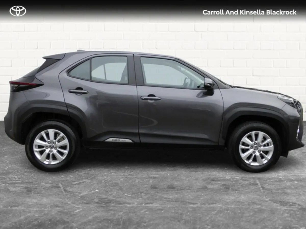 Toyota Yaris Cross Hybrid Luna - Image 3