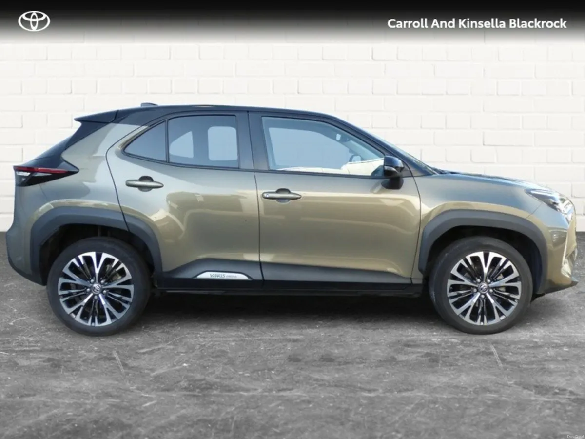 Toyota Yaris Cross Hybrid Sol - Image 3