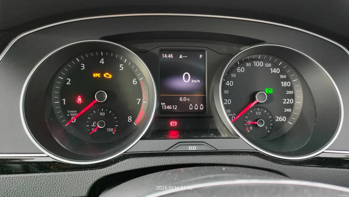 Volkswagen Passat 2015 - Image 2