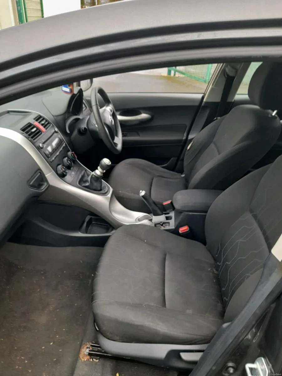 Toyota Auris 2012 - Image 3