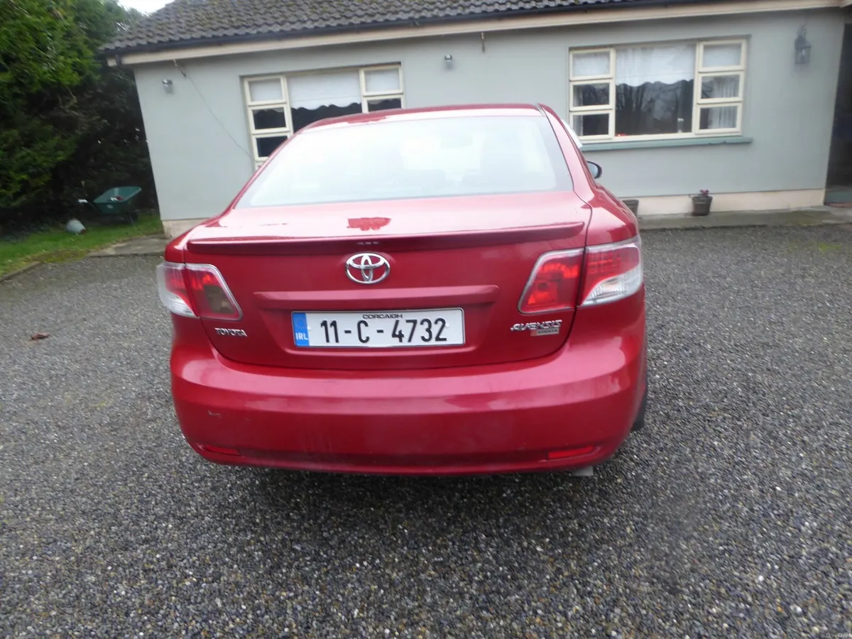 Toyota Avensis 2011 - Image 2