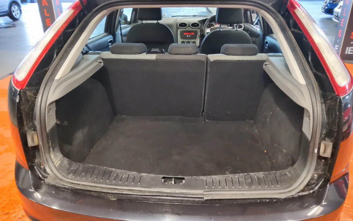 Ford Focus 2011 - Image 4