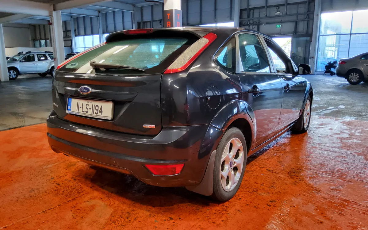 Ford Focus 2011 - Image 3