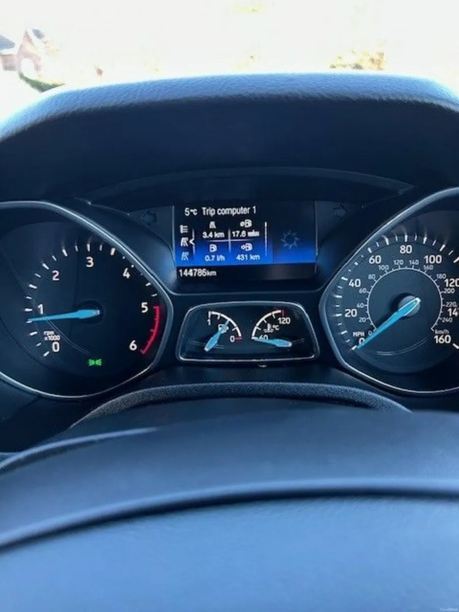 Ford Focus 2017 ST-Line 1.5 TDCi - Image 4