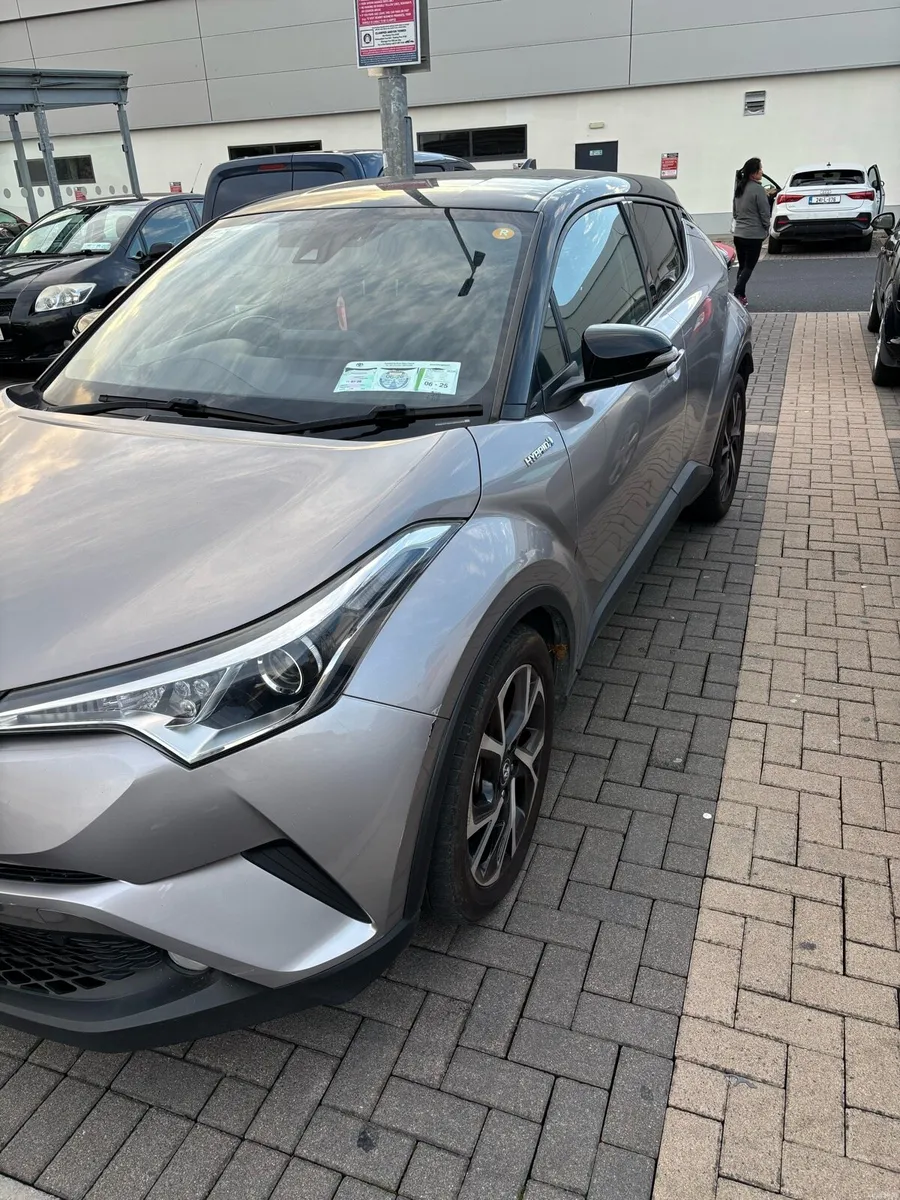 🚗 2018 Toyota C-HR Hybrid Luna Sport – Automatic - Image 2