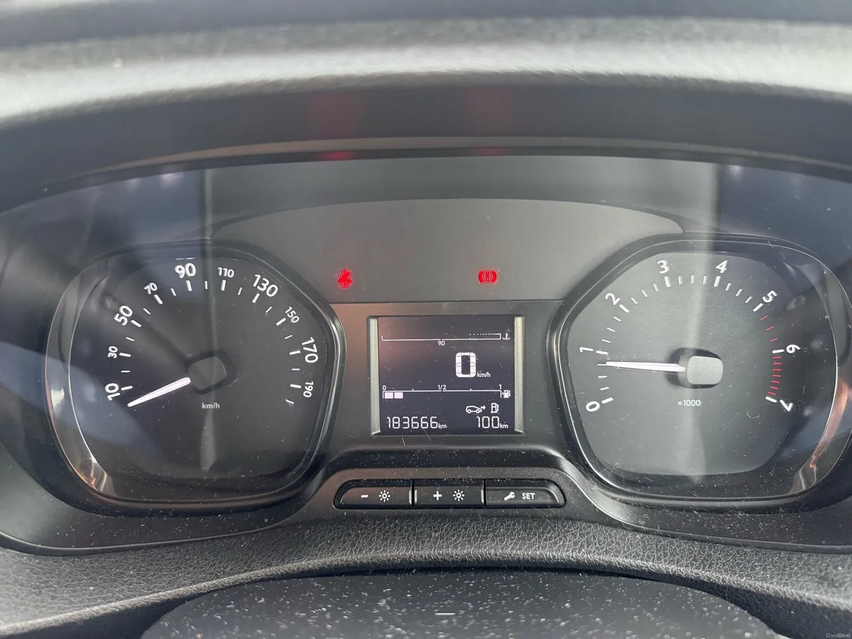 2019 9 seat Minibus - Image 2