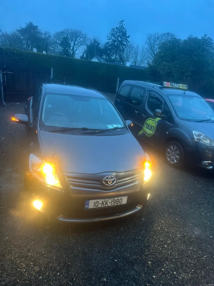 Toyota Auris 2010 - Image 3