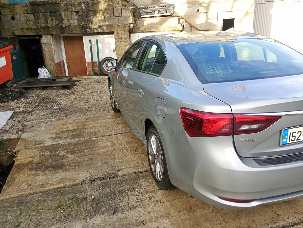 Toyota Avensis 2015 - Image 2