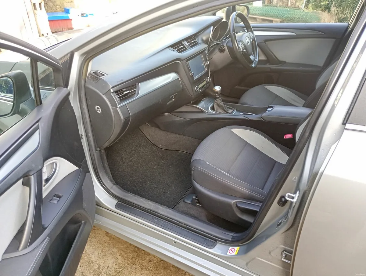 Toyota Avensis 2015 - Image 4