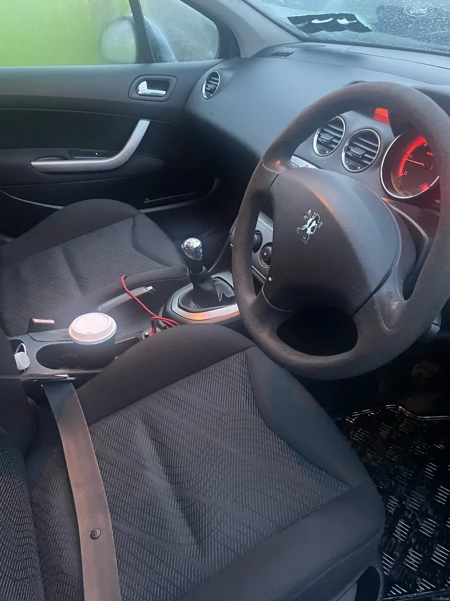 Peugeot 308 - Image 2