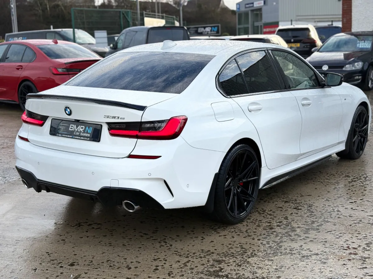 2021 BMW 330 M-SPORT AUTO HYBRID - Image 4