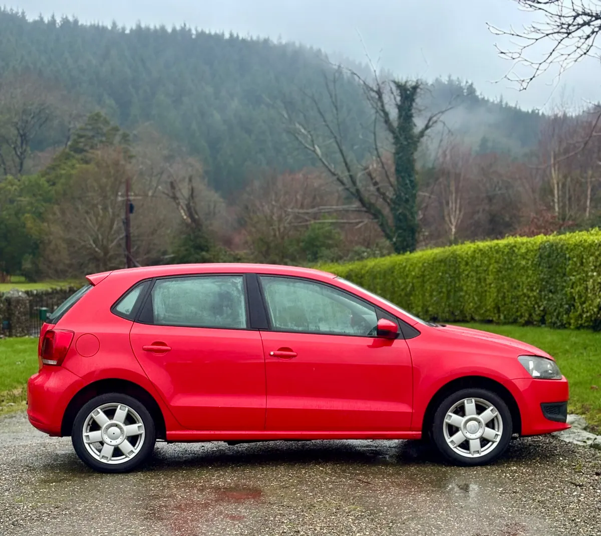 10 Volkswagen Polo 1.2 Manual 88kms 1 Owner - Image 4
