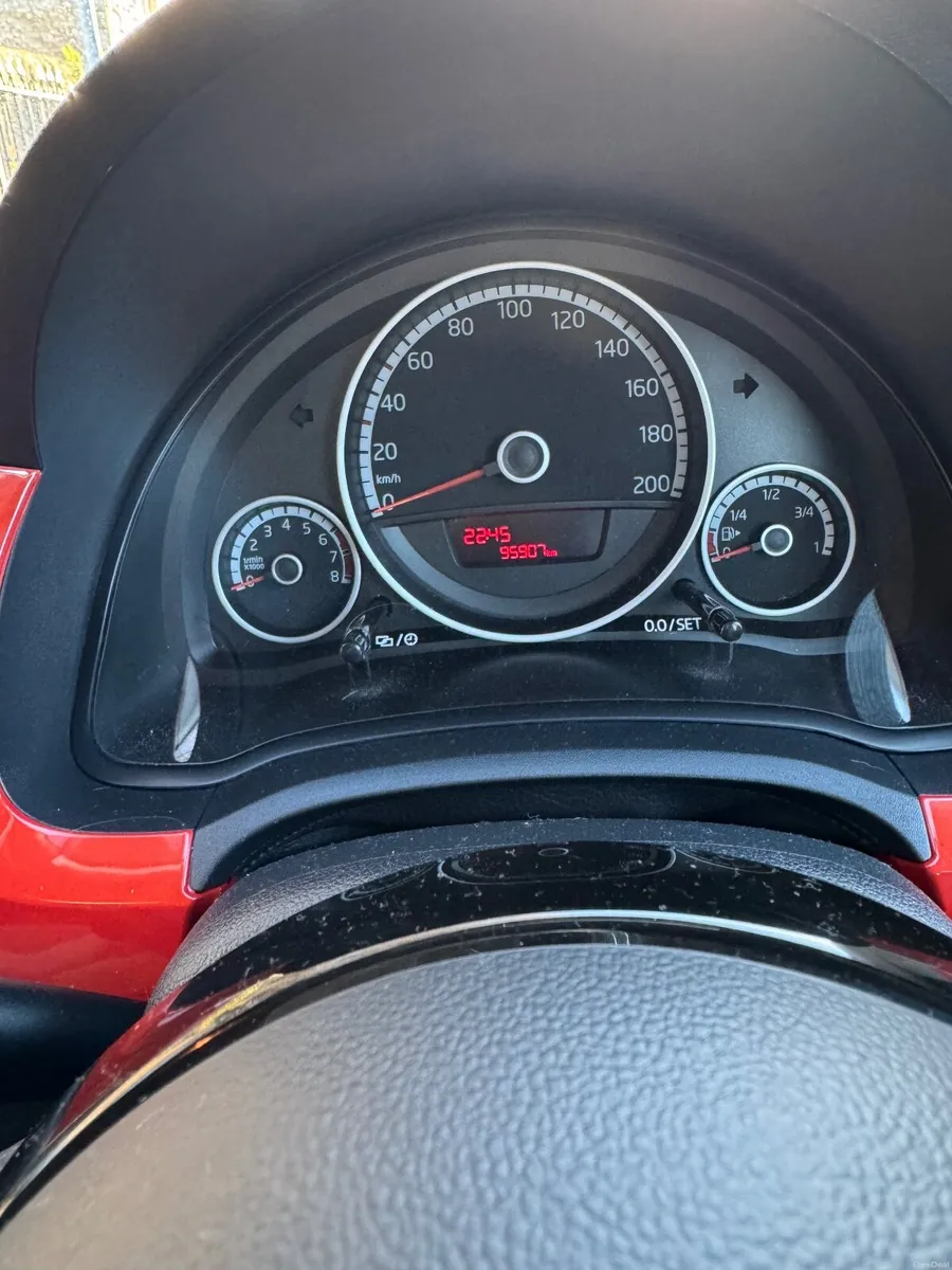 Volkswagen up! 2015 - Image 3