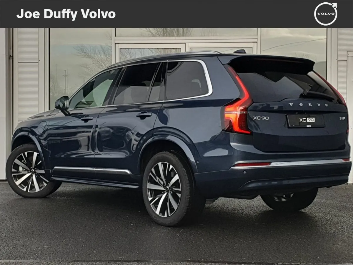 Volvo XC90 T8 Plug-in hybrid Plus - Image 3