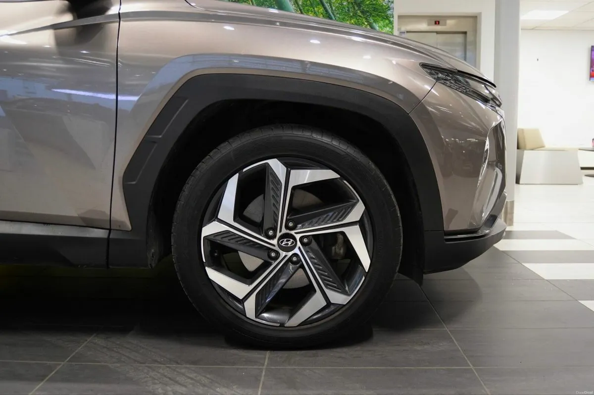 Hyundai Tucson 2WD Executive Plus HEV Auto - Image 4