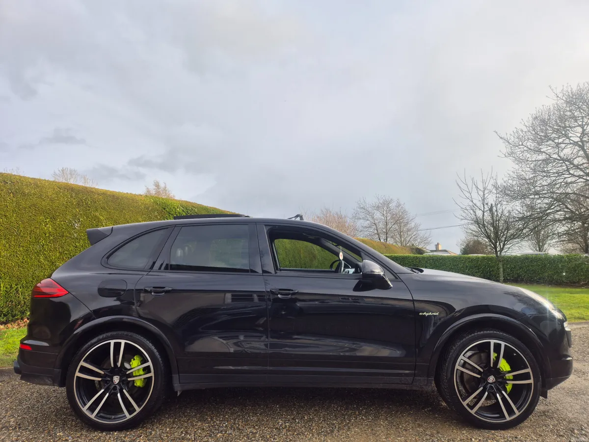 162'PORSCHE CAYENNE S HYBRID - Image 3