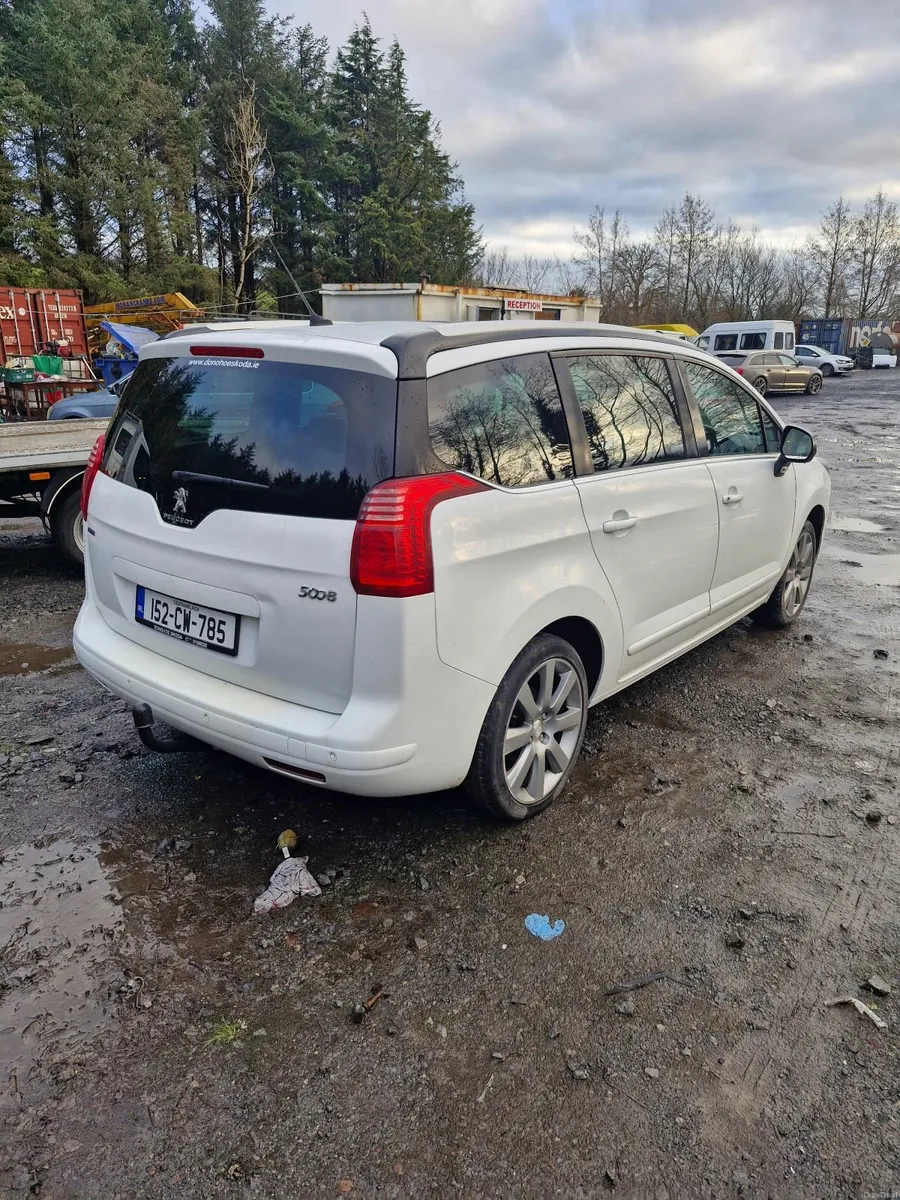 Peugeot 5008 2015 - Image 2