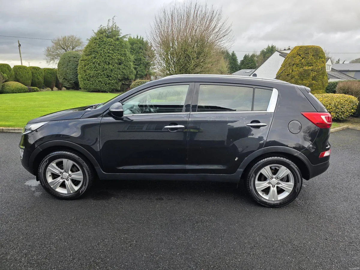 KIA SPORTAGE 1.7 DIESEL LX..LOW MILES - Image 3