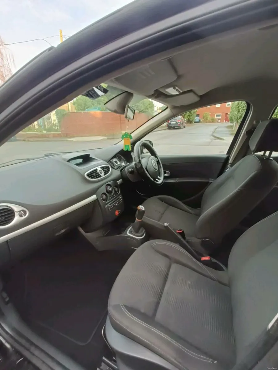 Renault Clio 1.1 2010 - Image 4