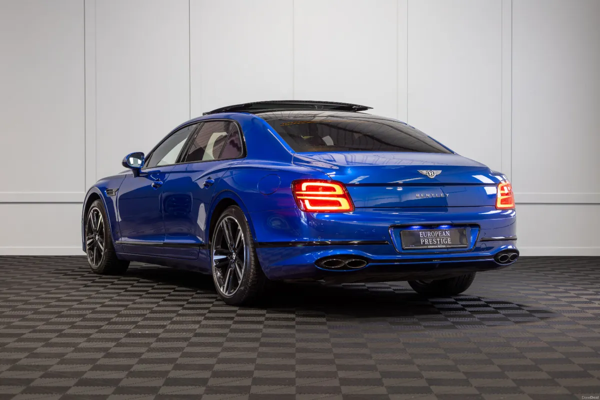 222 Bentley Flying Spur S V6 Hybrid - Image 4