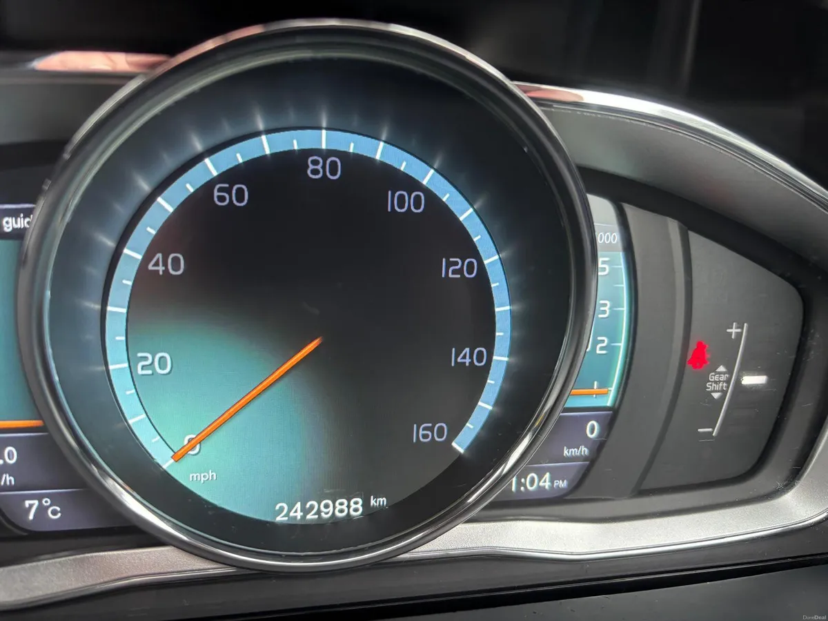 Volvo S60 2016  R  DESIGN STUNNING  CAR - Image 4