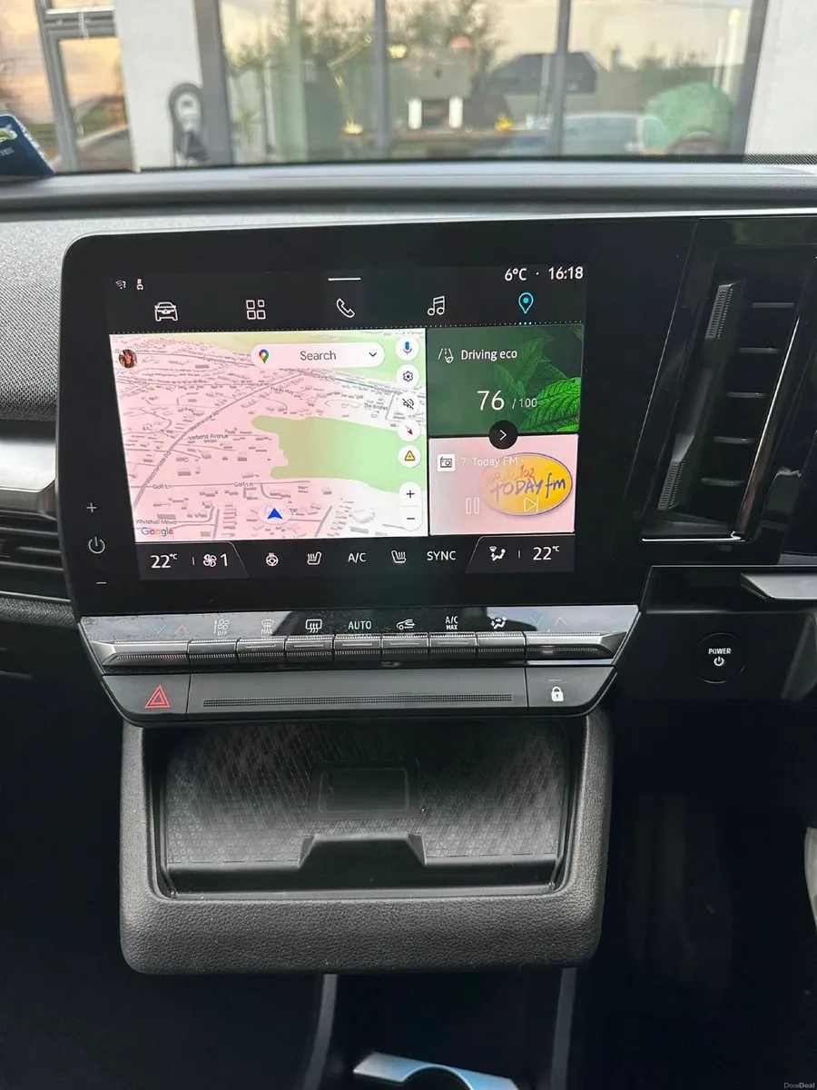 Renault Megane E-Tech 2023 - Image 2