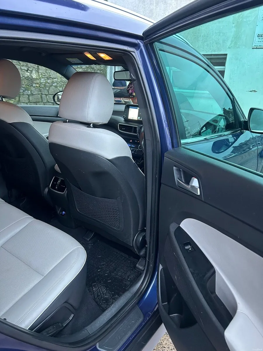 Hyundai Tuscon - Image 2