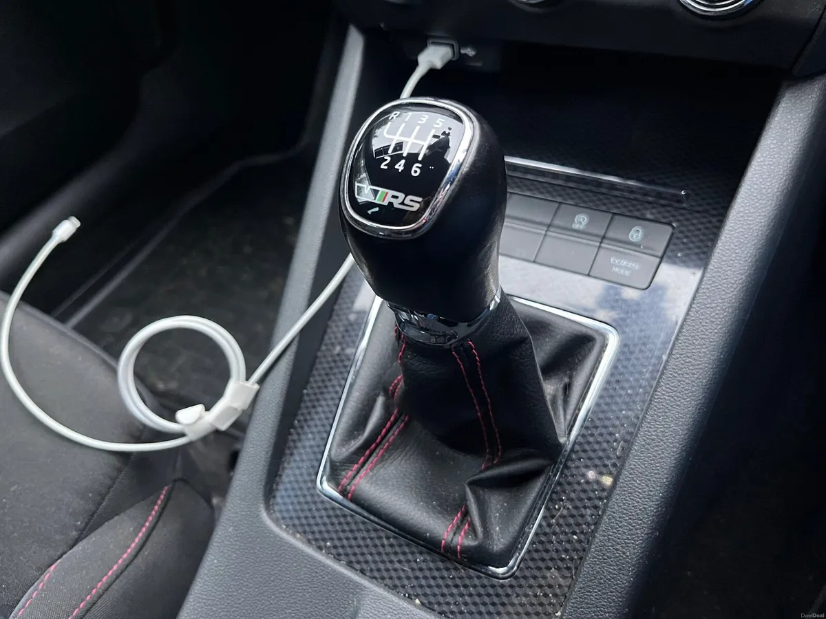 Skoda Octavia 2018 VRS Combi - Image 3